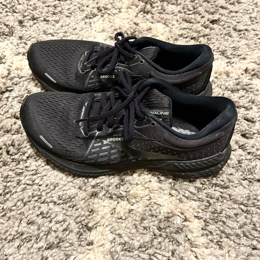 Brooks Adrenaline 21 women’s running shoes